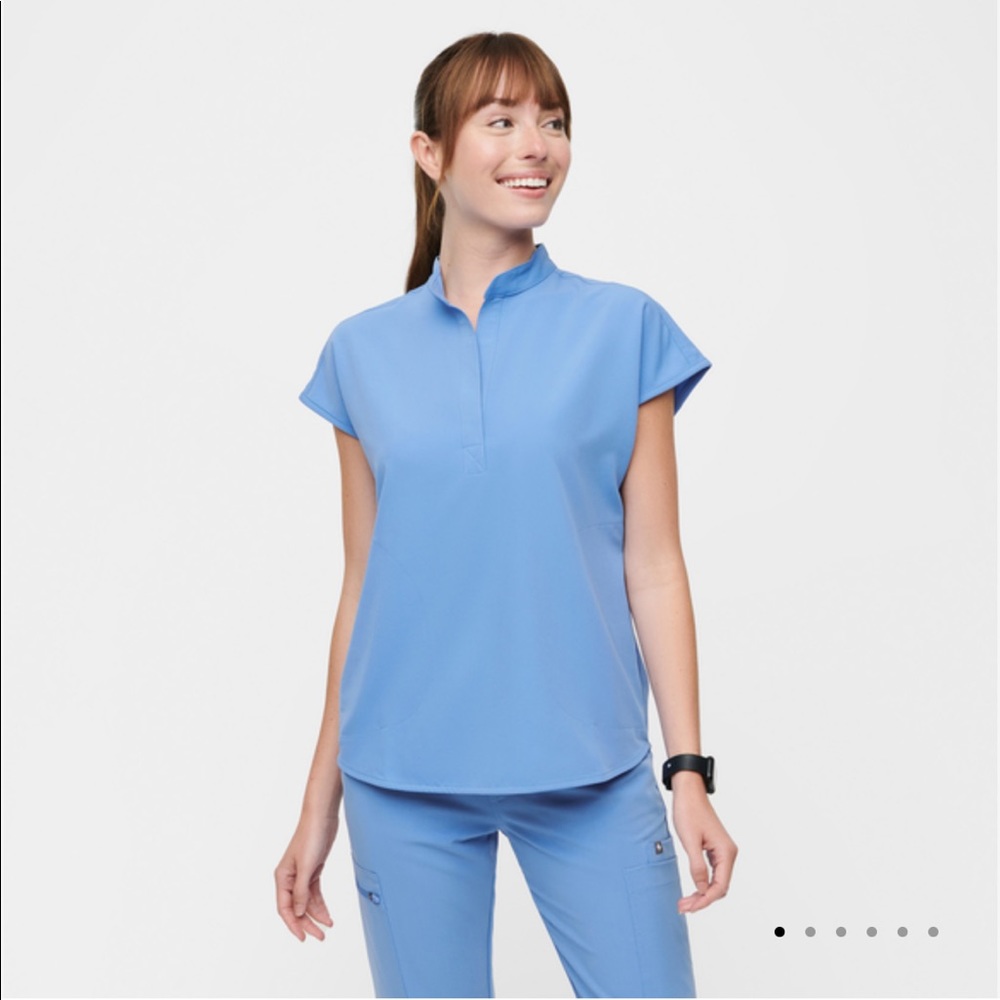 Figs scrub top